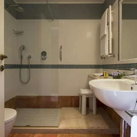 Tranquil Lantana 2 Bedroom Sleeps 7 Persons *